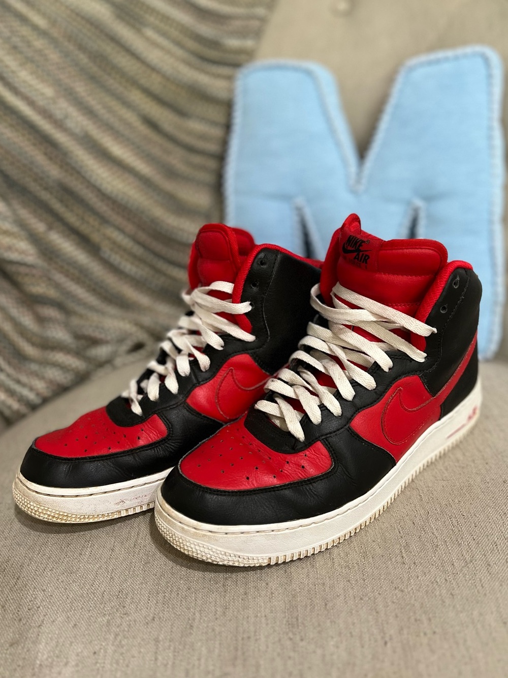 Nike Air Force red black
